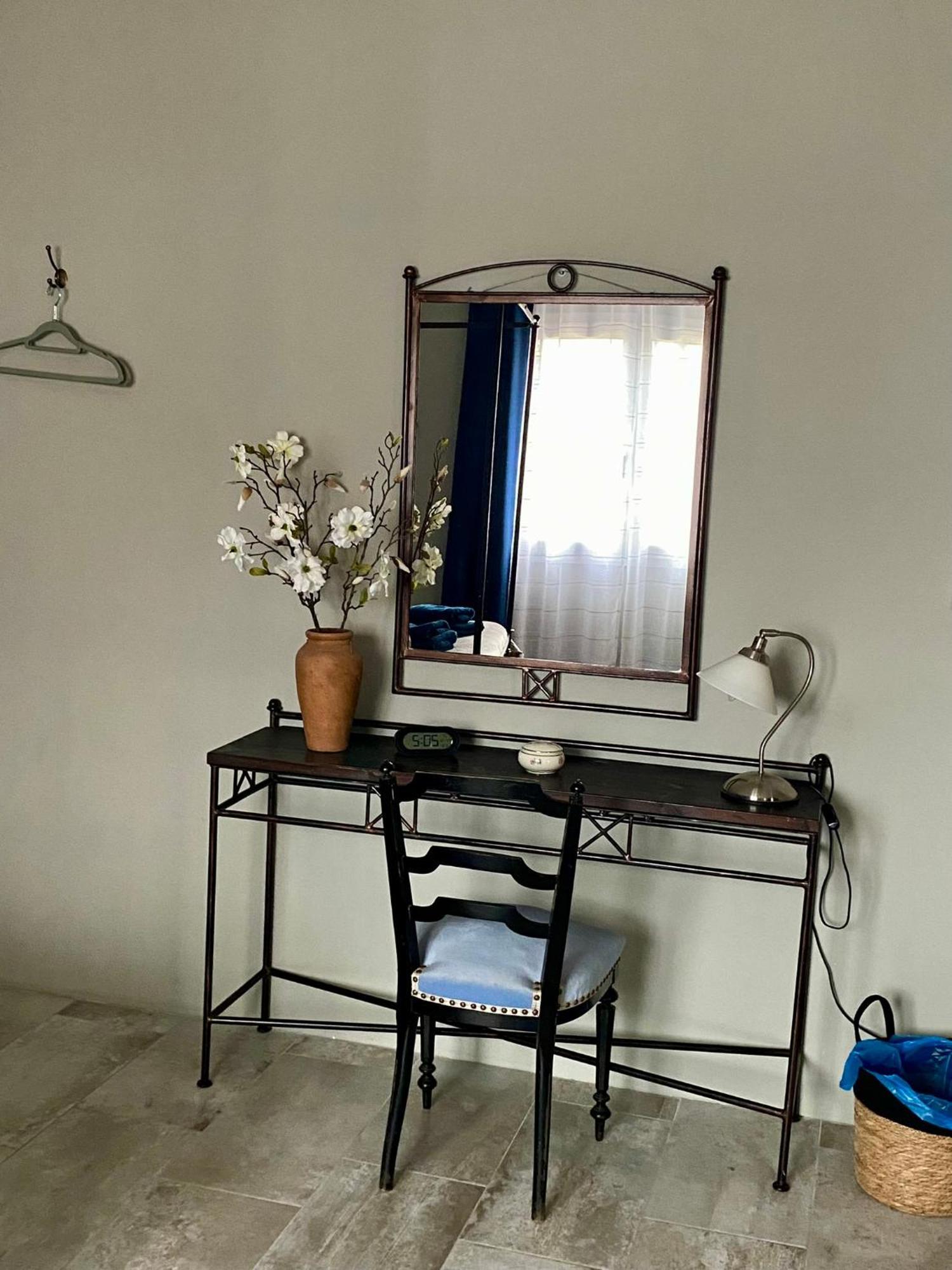 Maison Du Midi, 2 Gites De Charme Ginestas Bagian luar foto